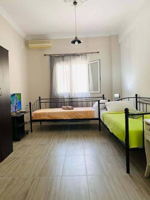 Modern 2Br Near Centre -5Min Wlk Apartment Patras Exterior photo